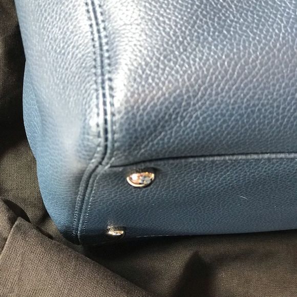 CHANEL Large Shopping Bag in Blue NWT and dust bag - Picture 8 of 9